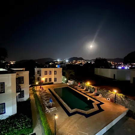 Ege 3* يالِكافاك